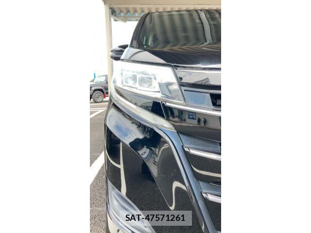 Toyota NOAH HYBRID 2018-04 7059973-9