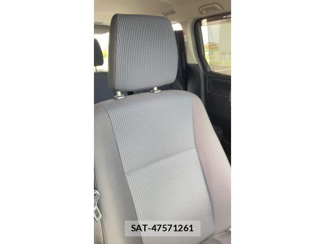 Toyota NOAH HYBRID 2018-04 7059973-10