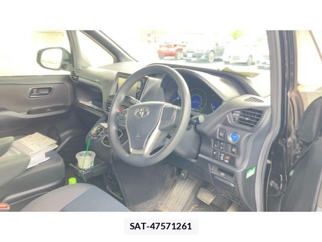 Toyota NOAH HYBRID 2018-04 7059973-11