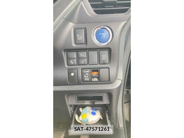Toyota NOAH HYBRID 2018-04 7059973-16