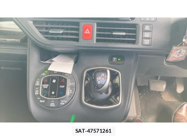 Toyota NOAH HYBRID 2018-04 7059973-20
