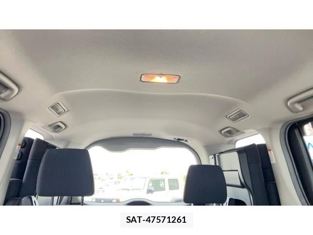 Toyota NOAH HYBRID 2018-04 7059973-22