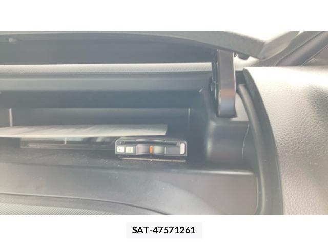 Toyota NOAH HYBRID 2018-04 7059973-23