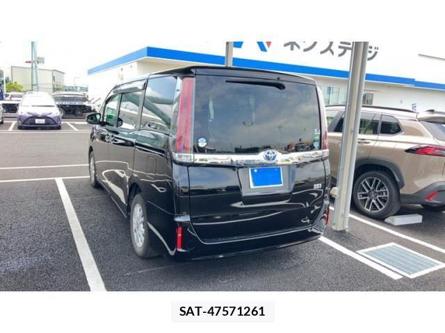 Toyota NOAH HYBRID 2018-04 7059973-2