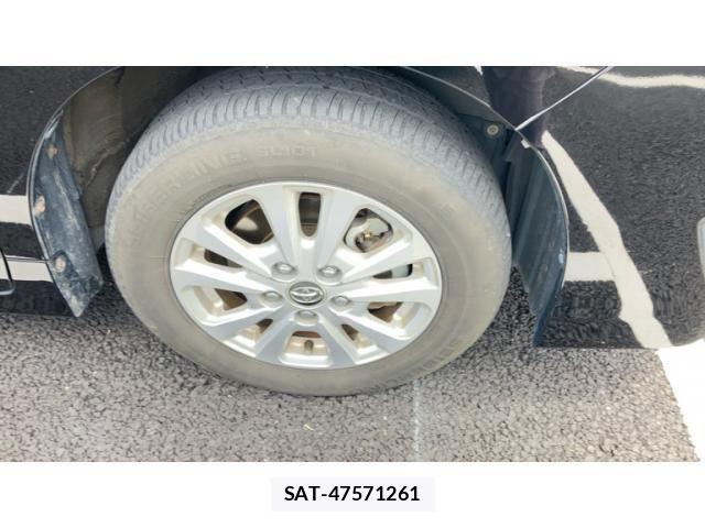 Toyota NOAH HYBRID 2018-04 7059973-5