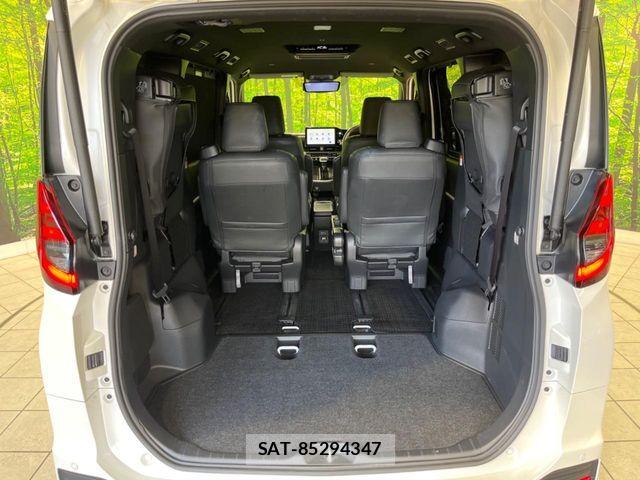 Toyota NOAH HYBRID 2024-02 7057220-10