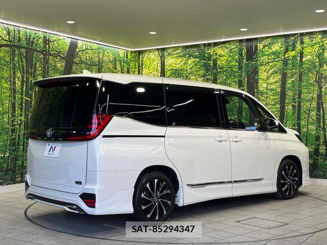 Toyota NOAH HYBRID 2024-02 7057220-17