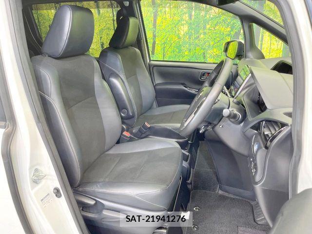 Toyota NOAH HYBRID 2020-03 7059975-7