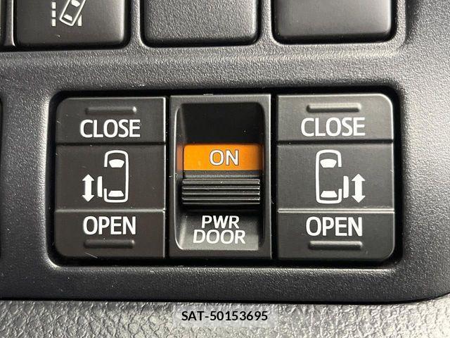 Toyota NOAH HYBRID 2019-09 7059971-5
