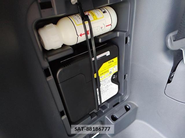 Toyota NOAH HYBRID 2023-02 7059969-29