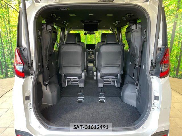 Toyota NOAH HYBRID 2022-08 7059968-9