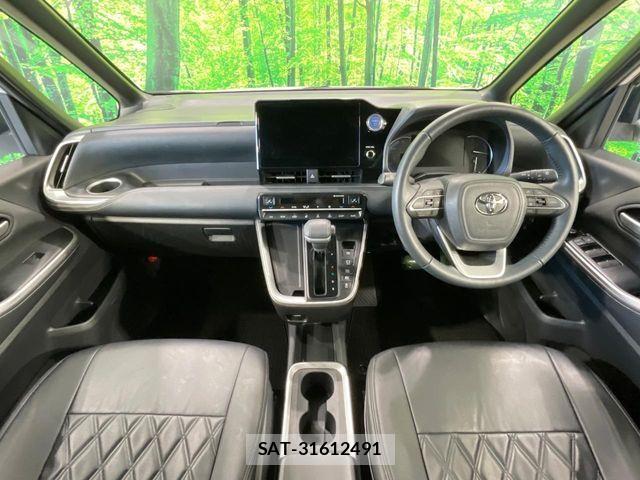 Toyota NOAH HYBRID 2022-08 7059968-1