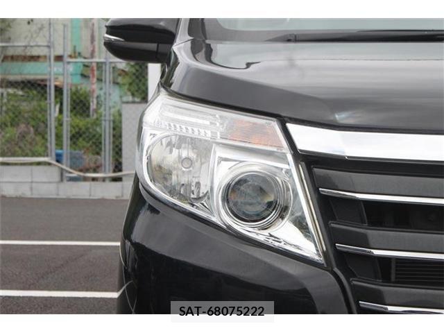 Toyota NOAH HYBRID 2016-09 7059974-10