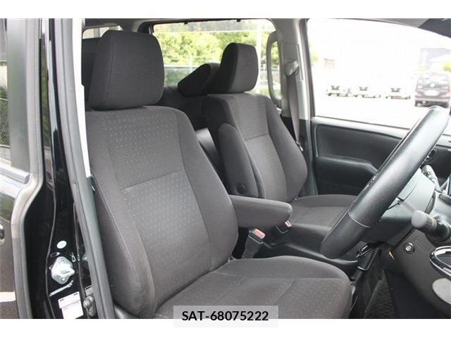 Toyota NOAH HYBRID 2016-09 7059974-13