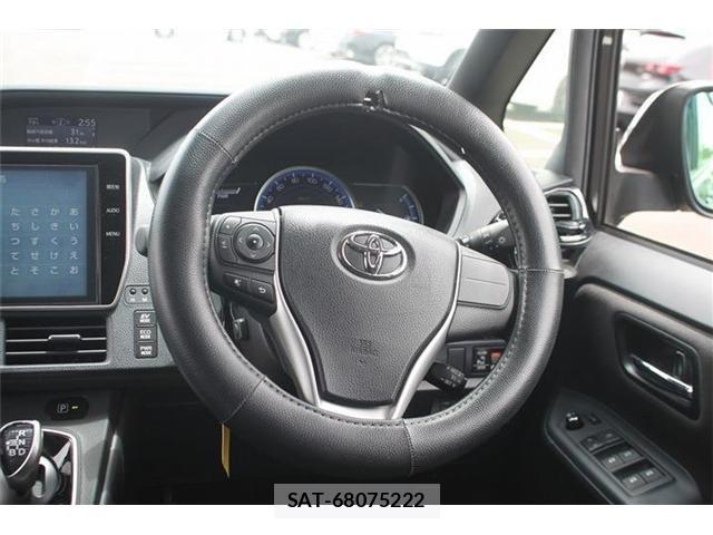 Toyota NOAH HYBRID 2016-09 7059974-15