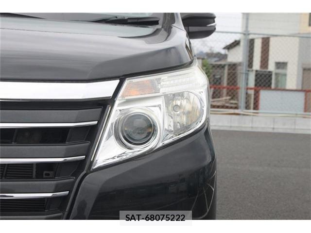 Toyota NOAH HYBRID 2016-09 7059974-25