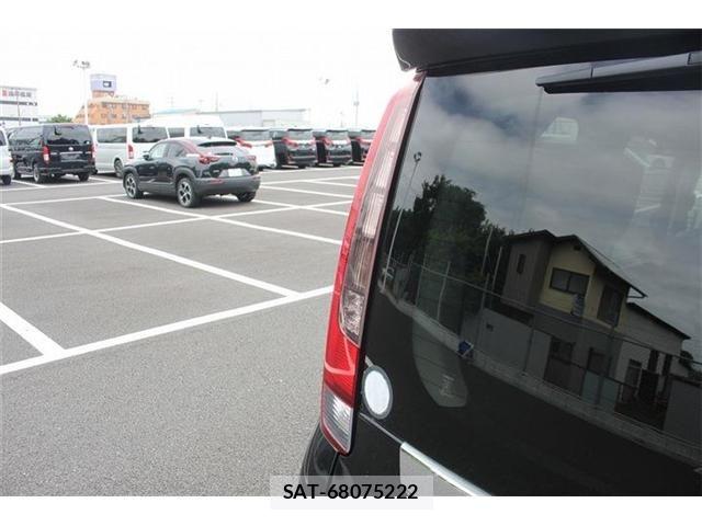 Toyota NOAH HYBRID 2016-09 7059974-27