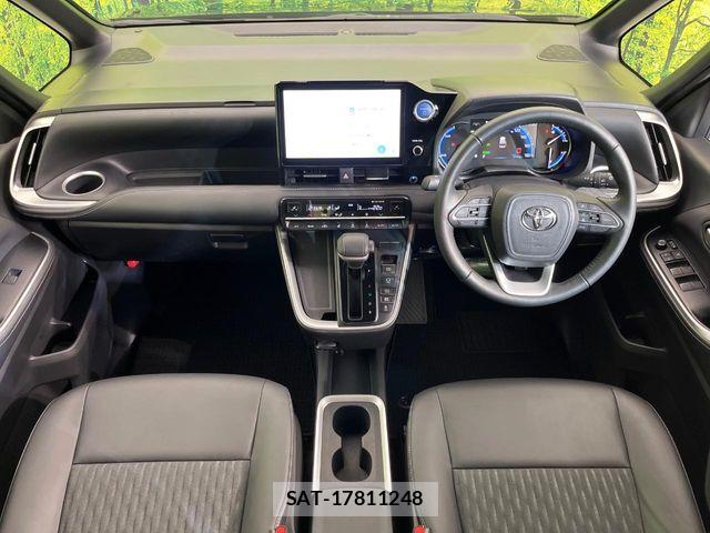 Toyota NOAH HYBRID 2022-10 7059965-1