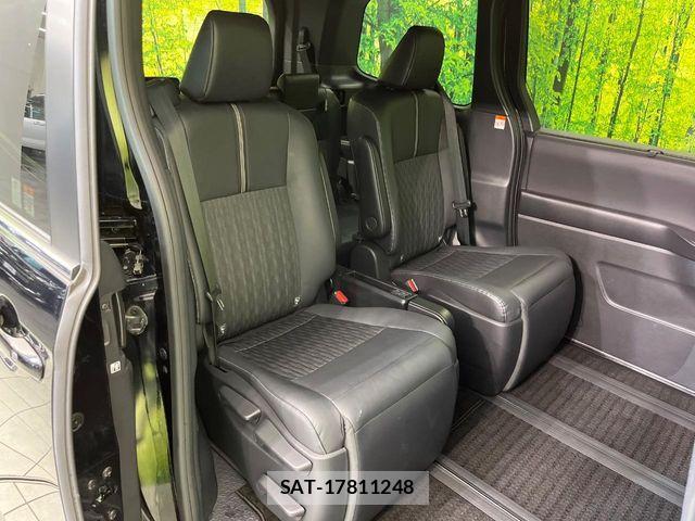 Toyota NOAH HYBRID 2022-10 7059965-8
