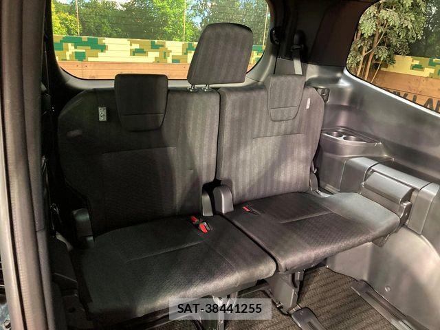 Toyota NOAH HYBRID 2023-01 7059972-9