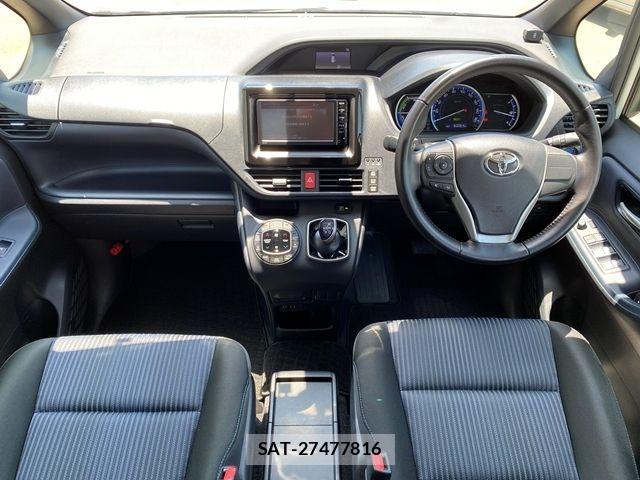 Toyota NOAH HYBRID 2016-04 7222826-11