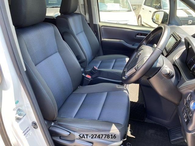 Toyota NOAH HYBRID 2016-04 7222826-13