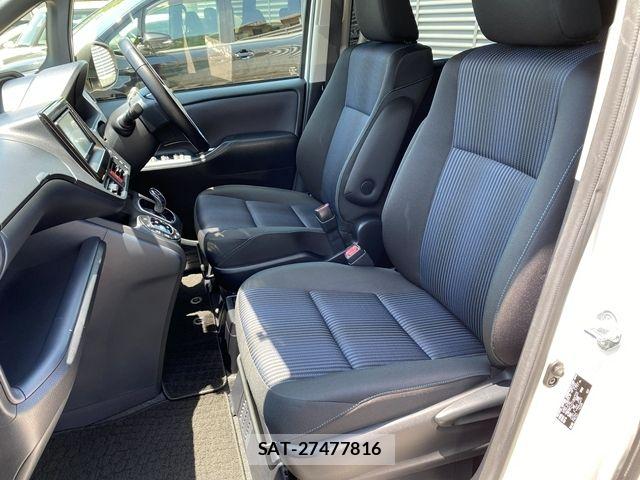 Toyota NOAH HYBRID 2016-04 7222826-14