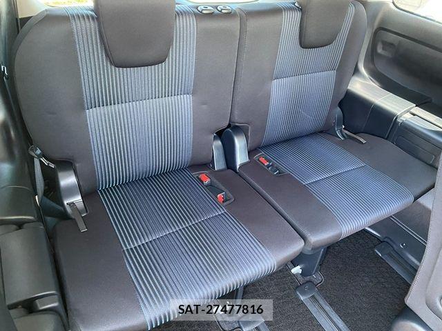 Toyota NOAH HYBRID 2016-04 7222826-17