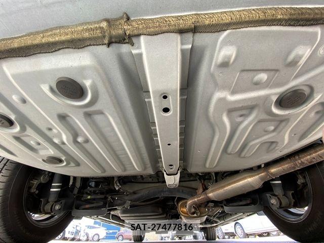 Toyota NOAH HYBRID 2016-04 7222826-25