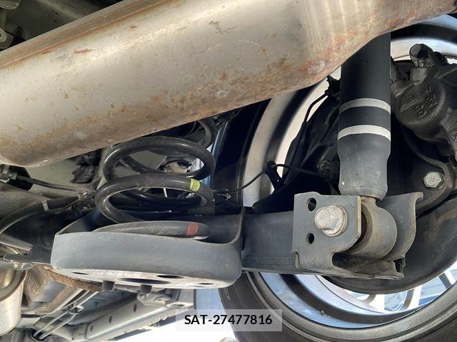 Toyota NOAH HYBRID 2016-04 7222826-26