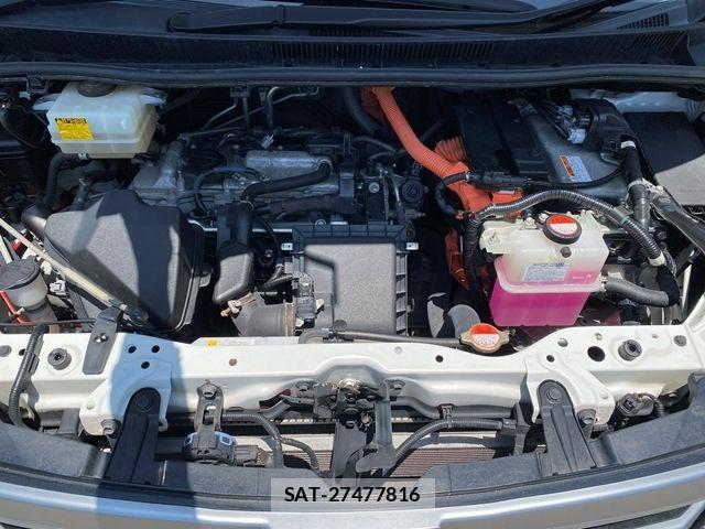 Toyota NOAH HYBRID 2016-04 7222826-28