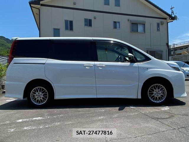 Toyota NOAH HYBRID 2016-04 7222826-5
