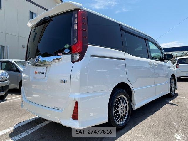 Toyota NOAH HYBRID 2016-04 7222826-6