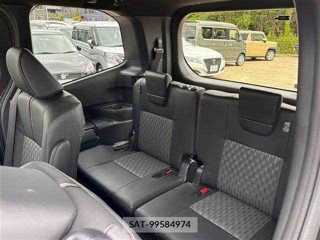 Toyota NOAH HYBRID 2025-10 7222865-6