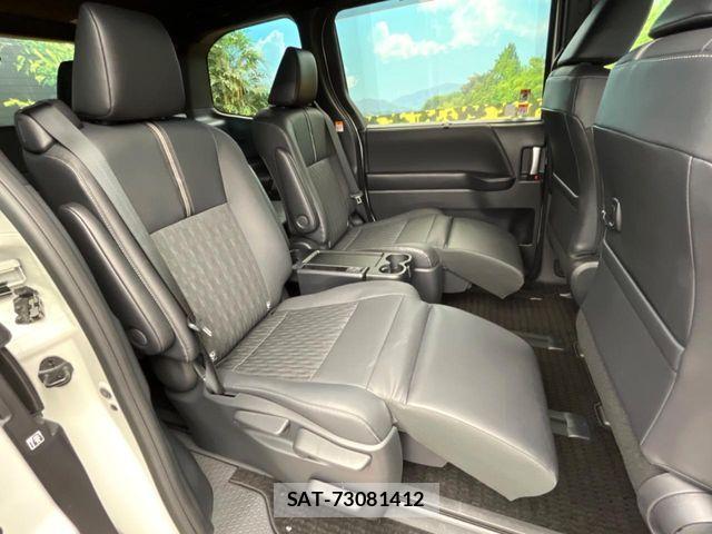 Toyota NOAH HYBRID 2022-08 7222834-7
