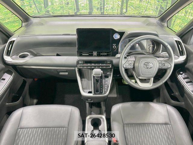 Toyota NOAH HYBRID 2022-06 7215706-1