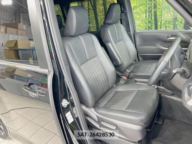 Toyota NOAH HYBRID 2022-06 7215706-7