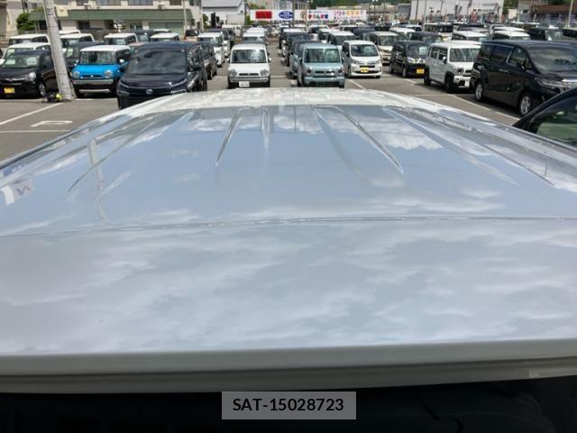 Toyota NOAH HYBRID 2019-02 7222833-9