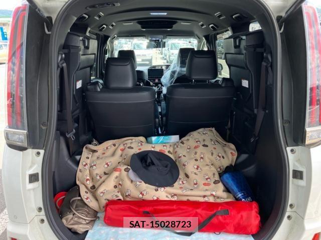 Toyota NOAH HYBRID 2019-02 7222833-11