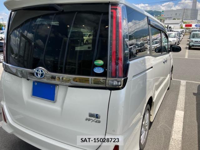 Toyota NOAH HYBRID 2019-02 7222833-7