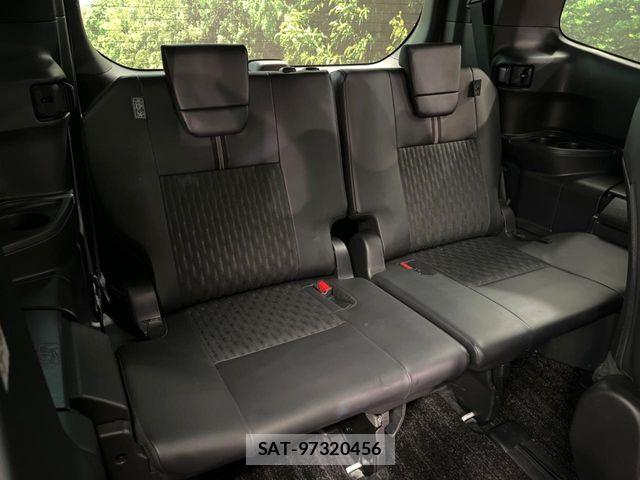 Toyota NOAH HYBRID 2023-03 7222840-12