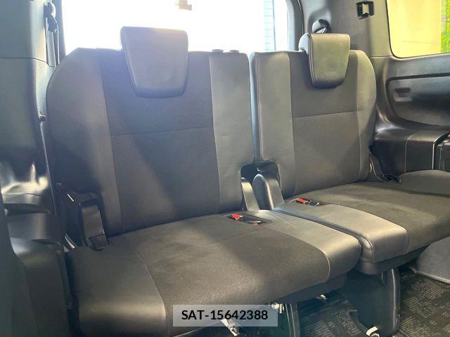 Toyota NOAH HYBRID 2017-01 7215617-9