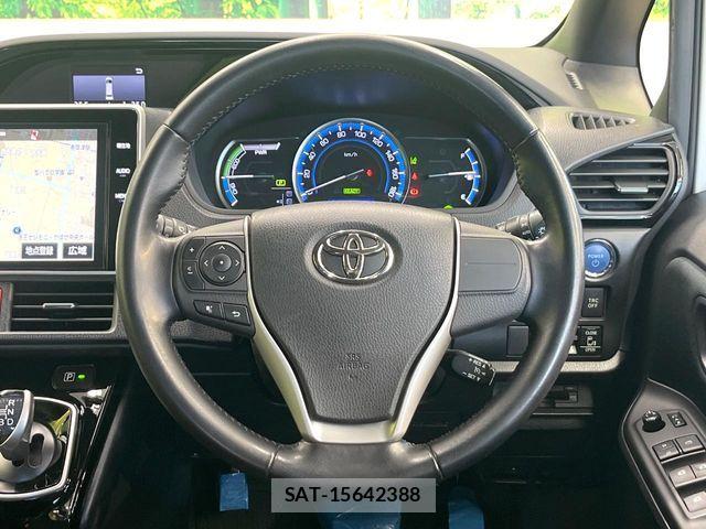 Toyota NOAH HYBRID 2017-01 7215617-11