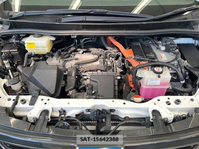 Toyota NOAH HYBRID 2017-01 7215617-17