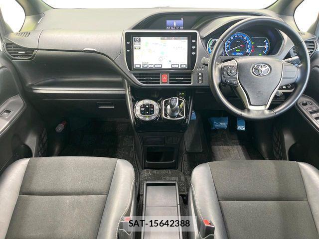 Toyota NOAH HYBRID 2017-01 7215617-1