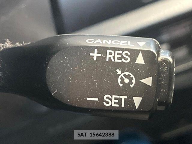 Toyota NOAH HYBRID 2017-01 7215617-6