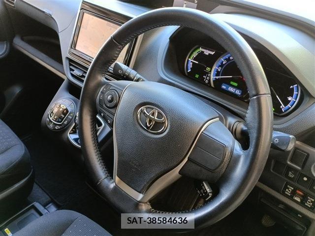 Toyota NOAH HYBRID 2015-05 7222820-14