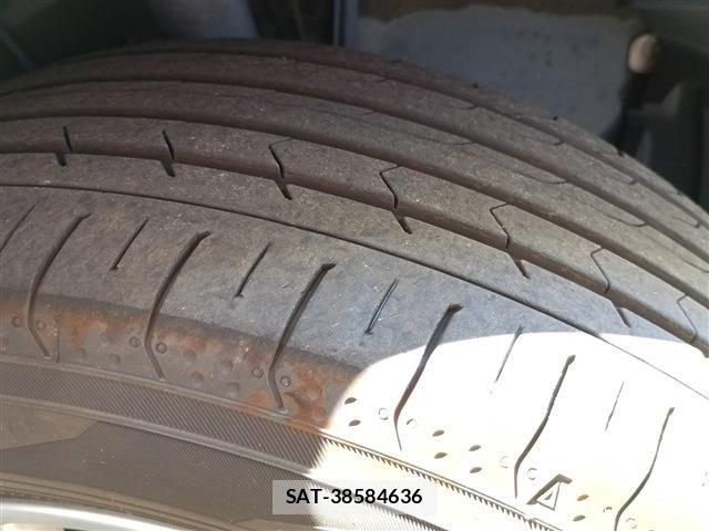 Toyota NOAH HYBRID 2015-05 7222820-17