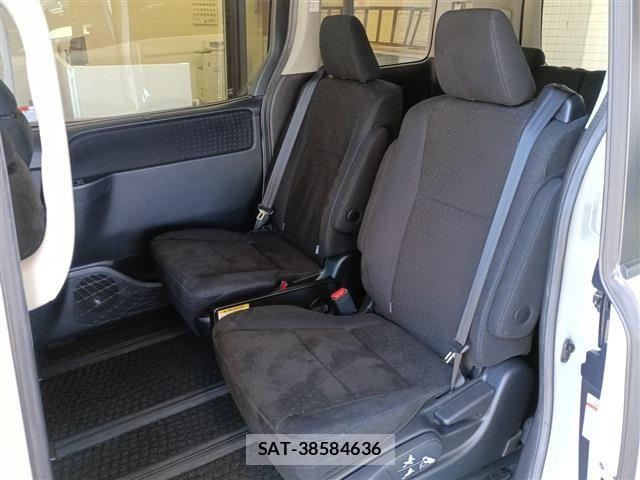 Toyota NOAH HYBRID 2015-05 7222820-8