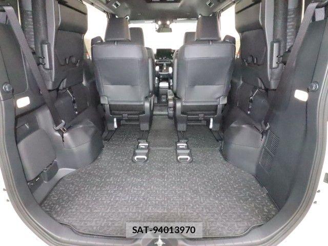 Toyota NOAH HYBRID 2025-09 7222860-12